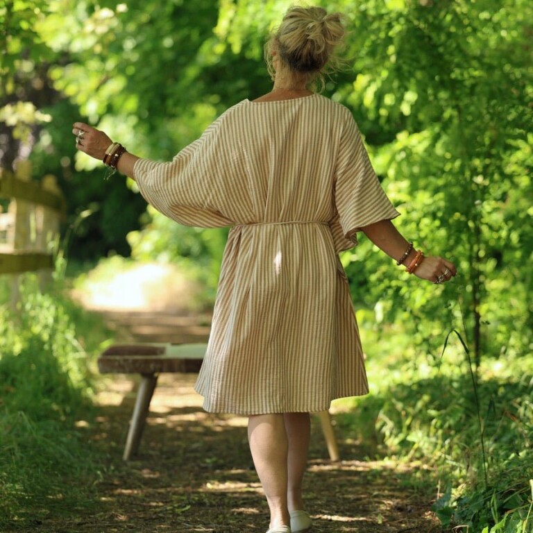 Quintessence - Robe Joanne — Double gaze de coton rayée écureuil – Taille unique