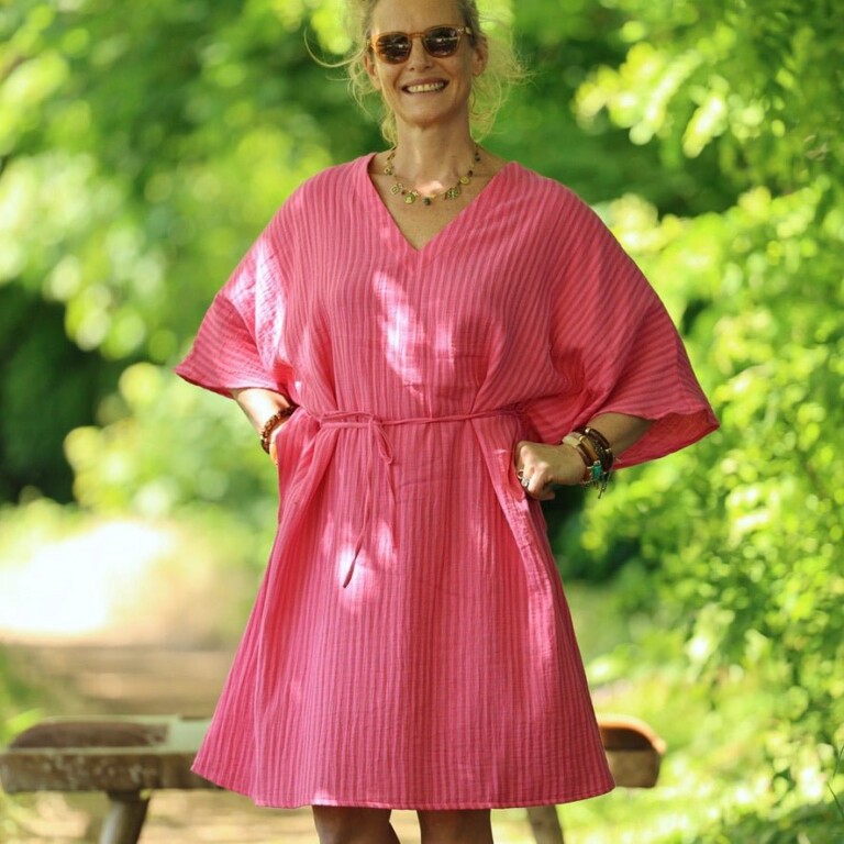 Quintessence - Robe Joanne — Double gaze de coton rayée rosée – Taille unique