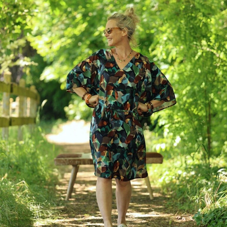 Quintessence - Robe Joanne — Viscose graphique éclat – Taille unique