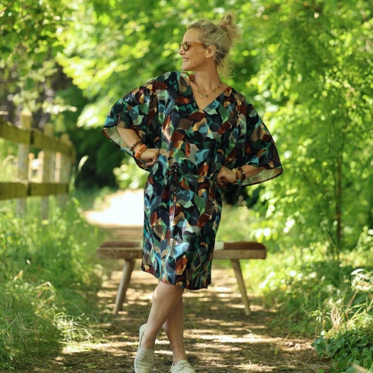 robe joanne viscose graphique eclat 3667470 Quintessence - Robe Joanne — Viscose graphique éclat – Taille unique