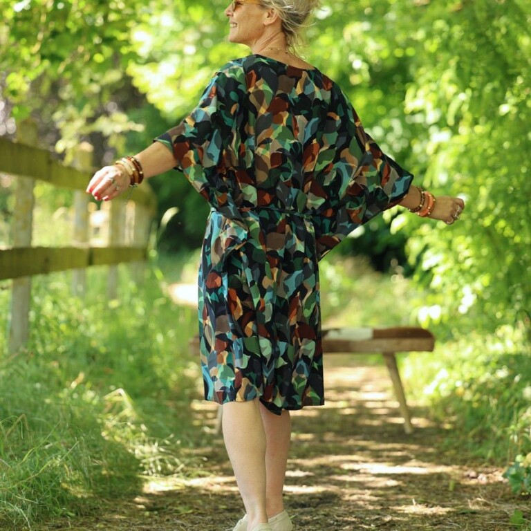 Quintessence - Robe Joanne — Viscose graphique éclat – Taille unique