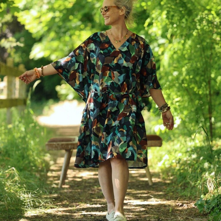 Quintessence - Robe Joanne — Viscose graphique éclat – Taille unique