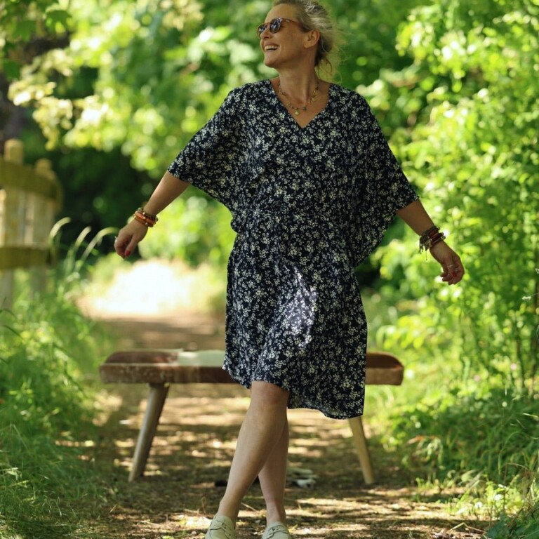 Quintessence - Robe Joanne — Viscose nuit d'été – Taille unique