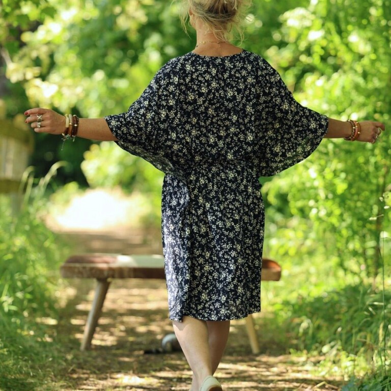 Quintessence - Robe Joanne — Viscose nuit d'été – Taille unique
