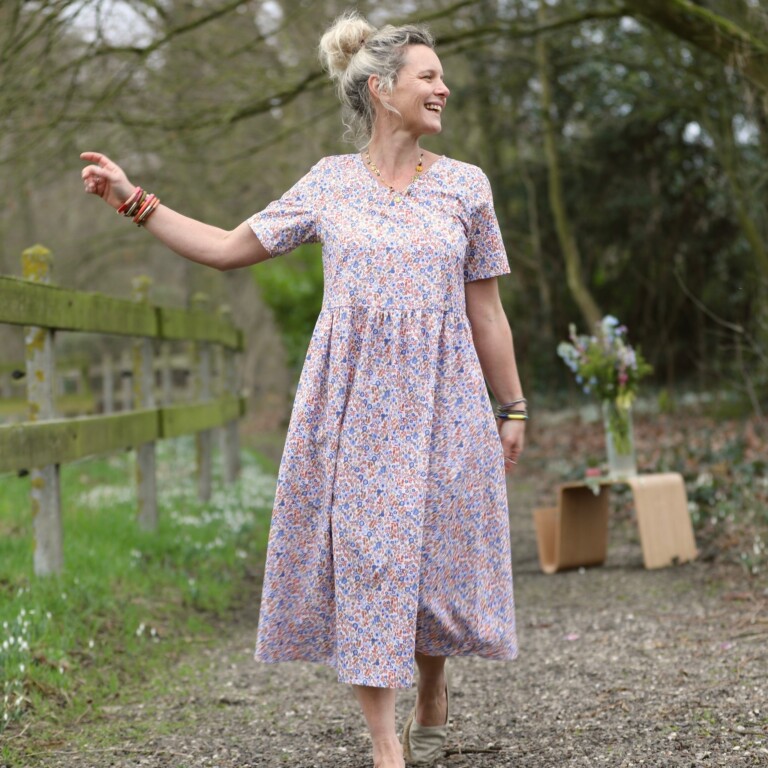 Meta SS25 - Robe Juliette - Coton herbier bleu-orangé – XXL