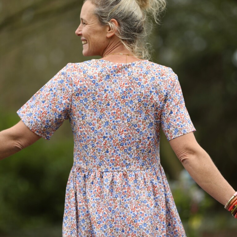Meta SS25 - Robe Juliette - Coton herbier bleu-orangé – XXL