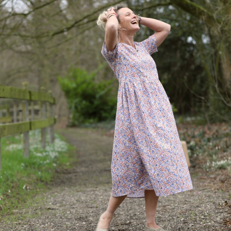 Meta SS25 - Robe Juliette - Coton herbier bleu-orangé – XXL