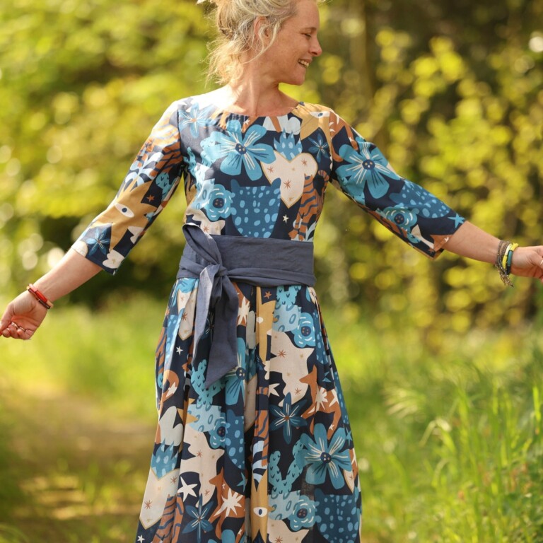 Quintessence - Robe Louisa manches 3/4 – coton imprimé Bleu astral – XL