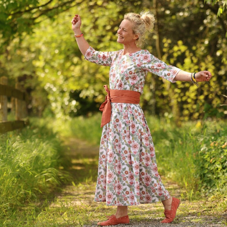 Quintessence - Robe Louisa manches 3/4 – Coton roseraie sauvage – XL
