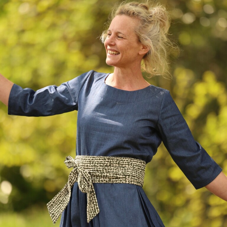Quintessence - Robe Louisa manches 3/4 – Jean de coton bleu – L