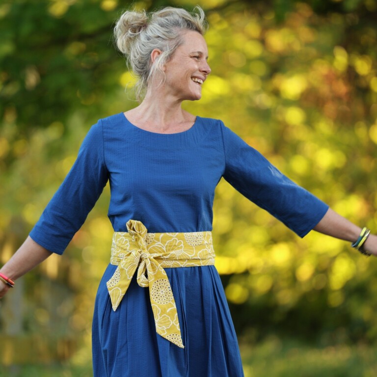 Quintessence - Robe Louisa manches 3/4 – Seersucker de coton bleu majorelle – XXL