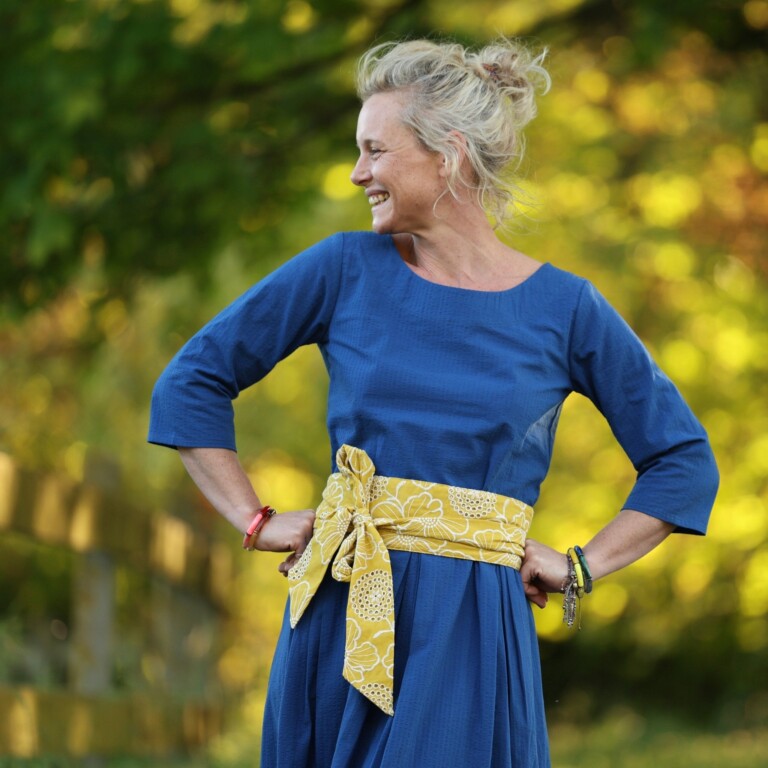 Quintessence - Robe Louisa manches 3/4 – Seersucker de coton bleu majorelle – XXL