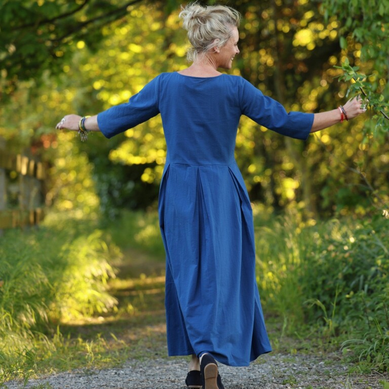 Quintessence - Robe Louisa manches 3/4 – Seersucker de coton bleu majorelle – XXL