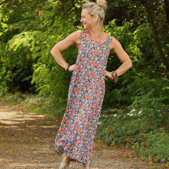 Robe Sybille — Coton lavé Fleurs de juin par la marque Quintessence Quintessence - Robe Sybille — Coton lavé Fleurs de juin