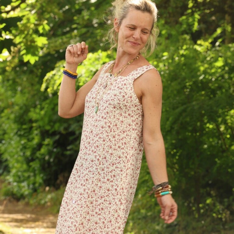Quintessence - Robe Sybille — Double gaze fleurettes grenat – XL