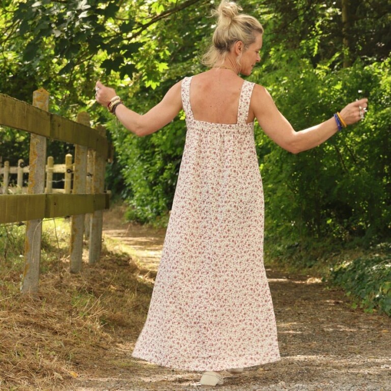 Quintessence - Robe Sybille — Double gaze fleurettes grenat – XL