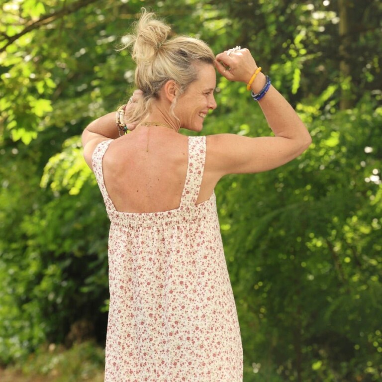 Quintessence - Robe Sybille — Double gaze fleurettes grenat – XL