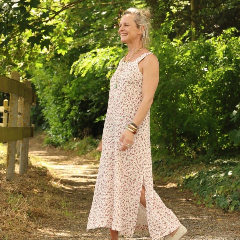 Quintessence - Robe Sybille — Double gaze fleurettes grenat – XL