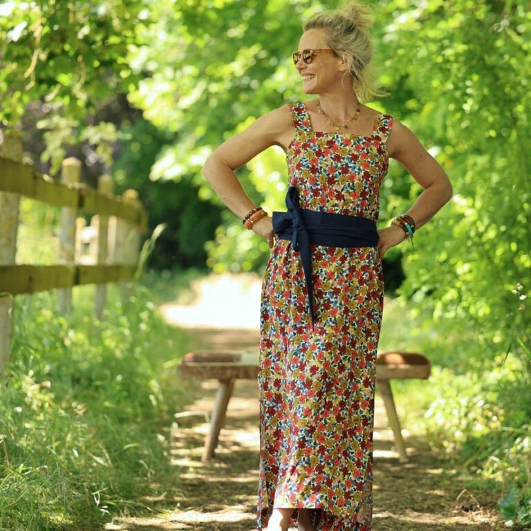 Quintessence - Robe Sybille — Viscose jardin Majorelle – XXL