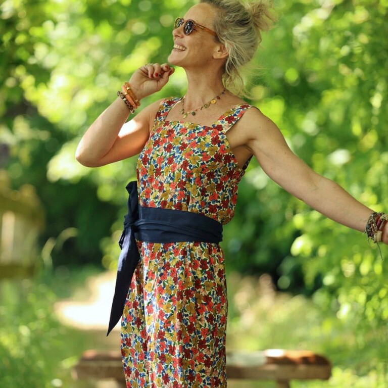 Quintessence - Robe Sybille — Viscose jardin Majorelle – XXL