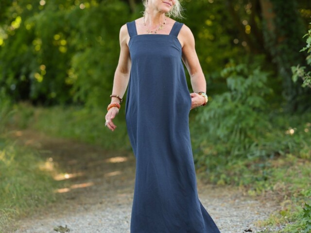 robe sybille viscose lin bleu marine 3079936 Quintessence - Robe Sybille — Viscose-lin bleu marine – XXL