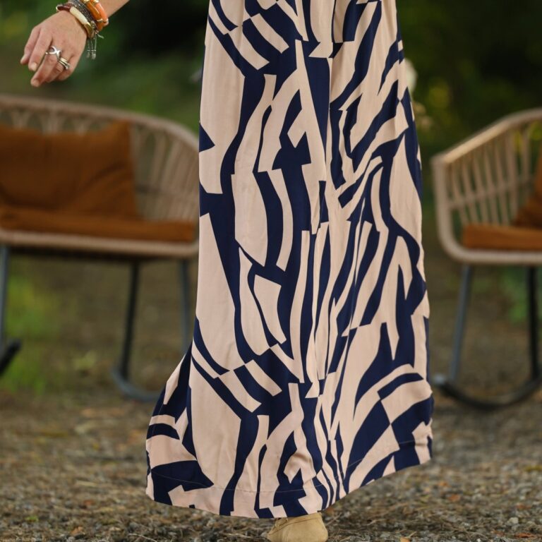 Quintessence - Robe Sybille — Viscose marine beige – XXL