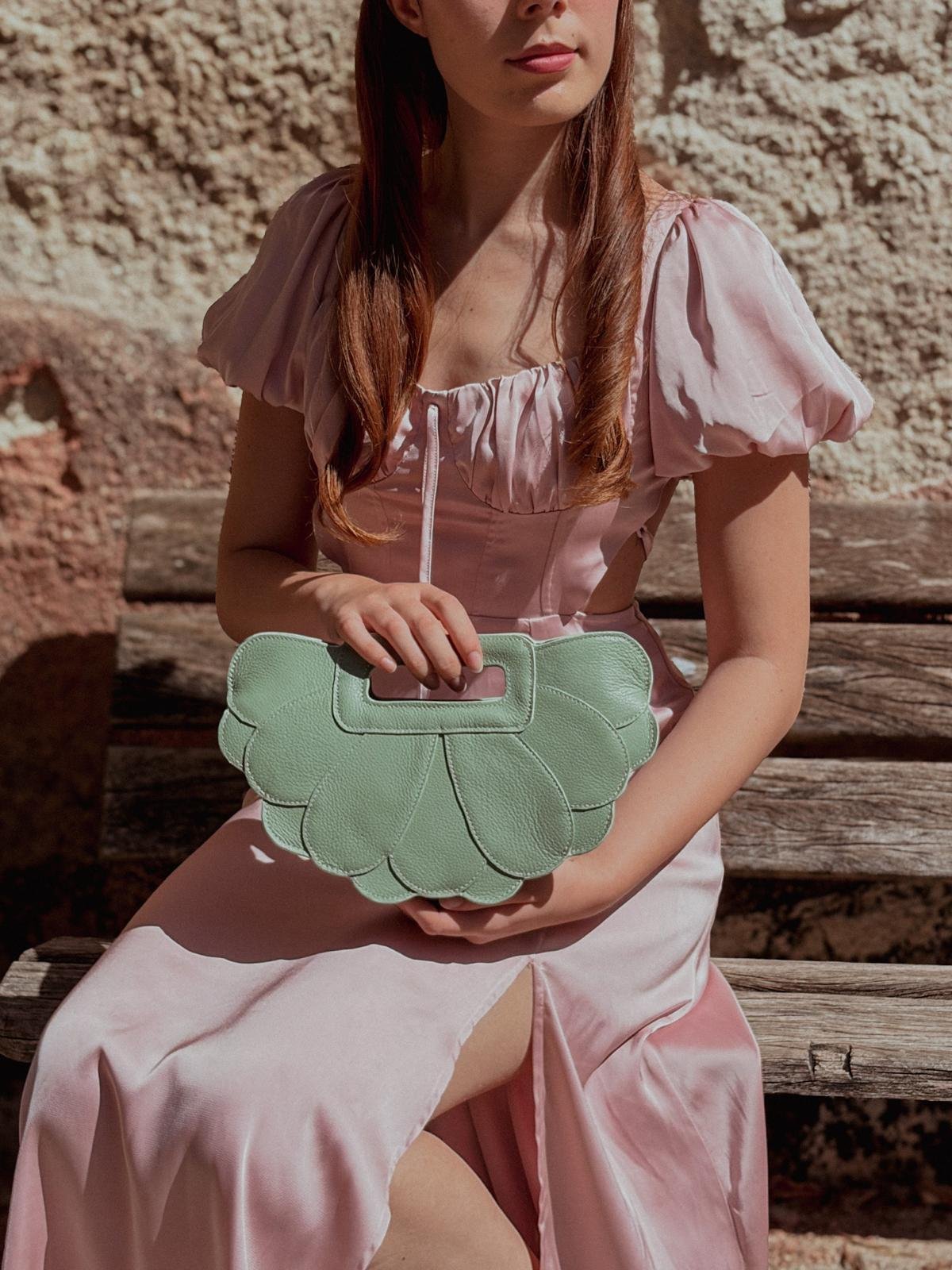 sac cuir vert pastel 1 Maison Rottier - Maroquinerie fabriquée en France - Sac de Soirée en Cuir Vert Pastel - Flora