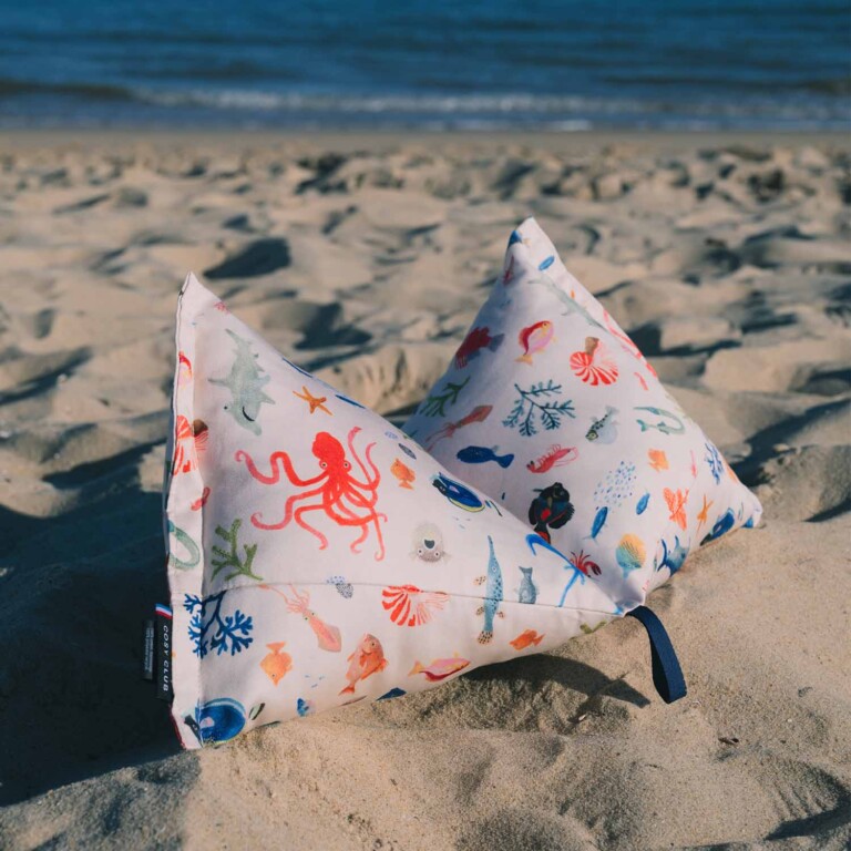 Cosy Club - Coussin cervical · SALVADOR Cosy Club x Julien Roux