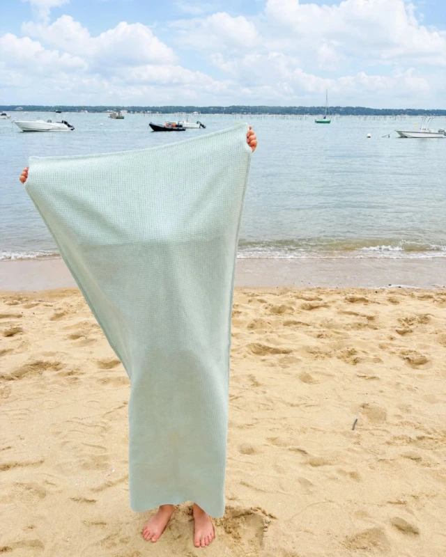 petitpote - Serviette de plage enfant – Vert d'eau / Taille unique