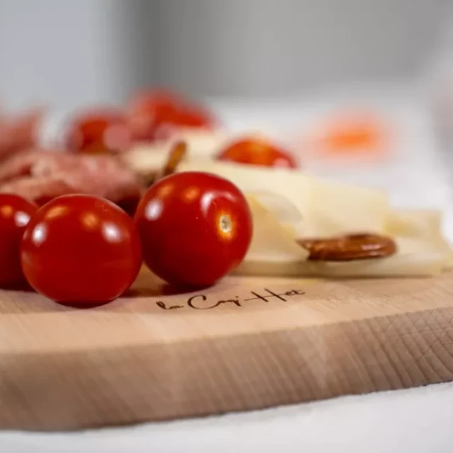 Fornezzo France - SIMONE  Planche à découper / présentoir en bois – Forme originale et artisanale