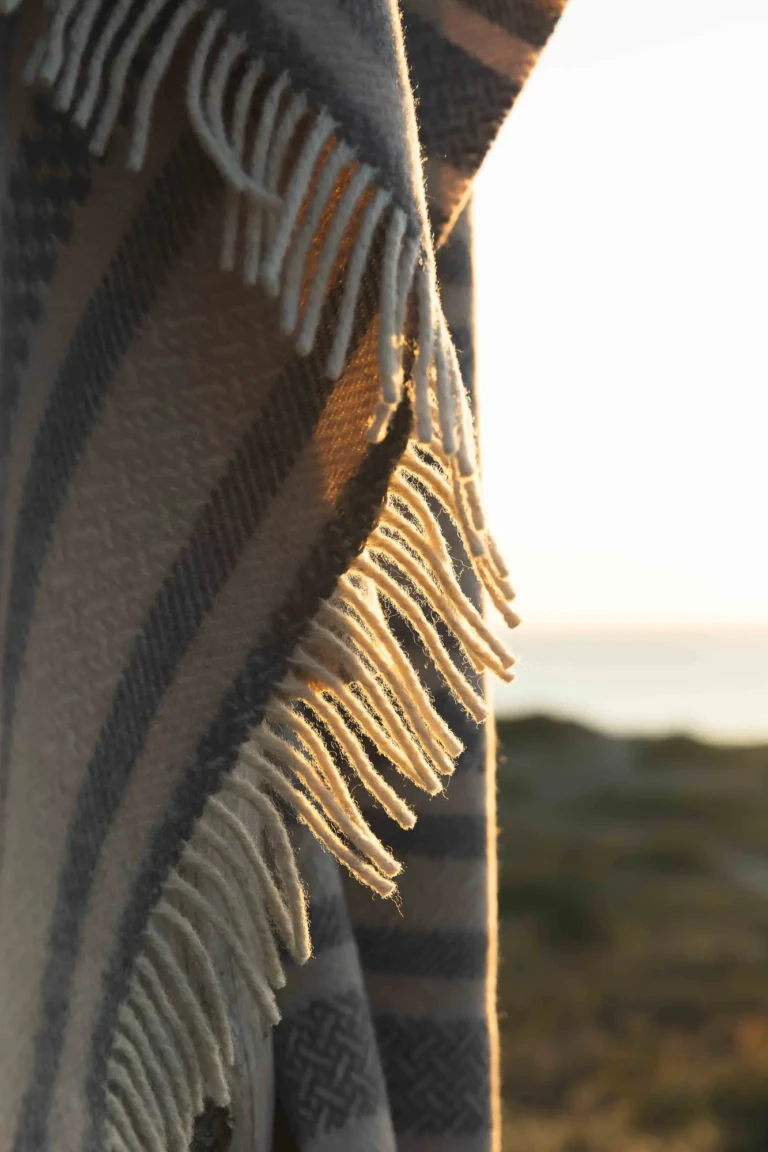 Waro-Plaid-Laine-Erik-Gris-details
