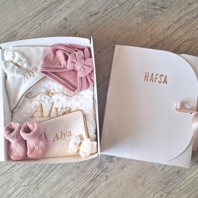 2025 10 18 16 22 11 287 La Fabrique A DeDeuh - JUMEAUX: 2 Coffrets Complets: Fille et/ou Garçon – Cadeau Bébé Personnalisé avec Couverture
