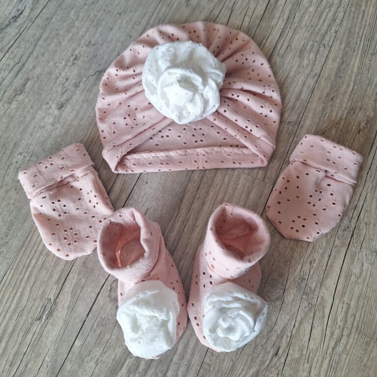 La Fabrique A DeDeuh - Ensemble Bébé – Jersey Ajouré Broderie Anglaise – Finitions au Choix – Oeko-Tex – 9.12 mois / Turban+bandeau+moufles+chausson