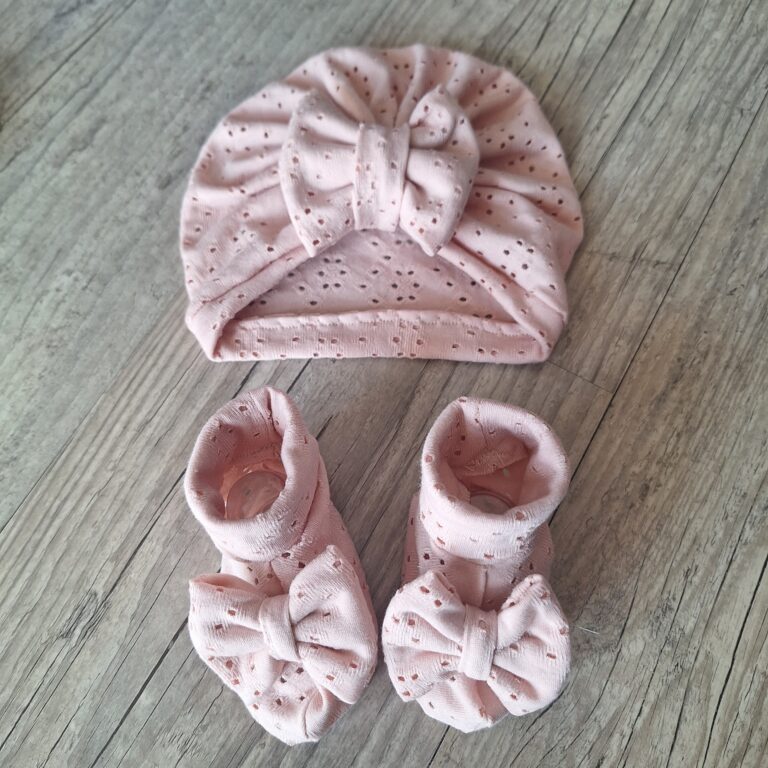 La Fabrique A DeDeuh - Ensemble Bébé – Jersey Ajouré Broderie Anglaise – Finitions au Choix – Oeko-Tex – 9.12 mois / Turban+bandeau+moufles+chausson