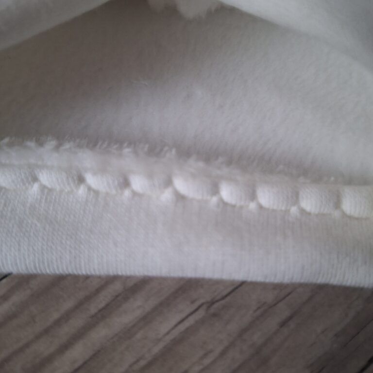 La Fabrique A DeDeuh - Turban bonnet à pompon personnalisé avec Prénom brodé - en tissu Polaire alpine