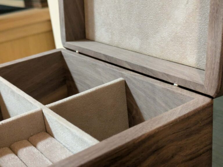 Manufacture Jacquemin - Coffret à bijoux en noyer - petit modèle