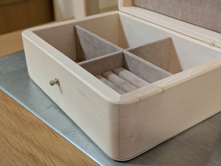 Manufacture Jacquemin - Coffret à bijoux en érable - petit modèle