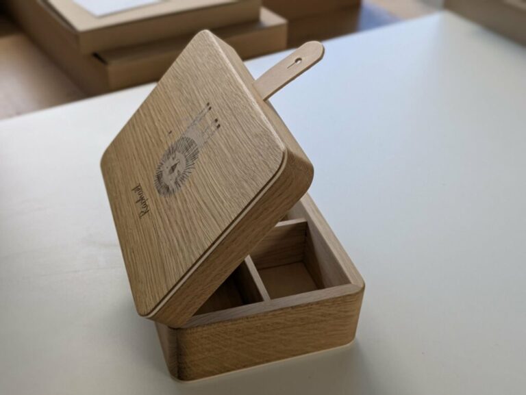 Manufacture Jacquemin - Coffret de naissance en bois personnalisable