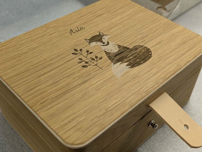 Manufacture Jacquemin - Coffret de naissance en bois personnalisable