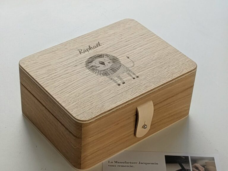 Manufacture Jacquemin - Coffret de naissance en bois personnalisable