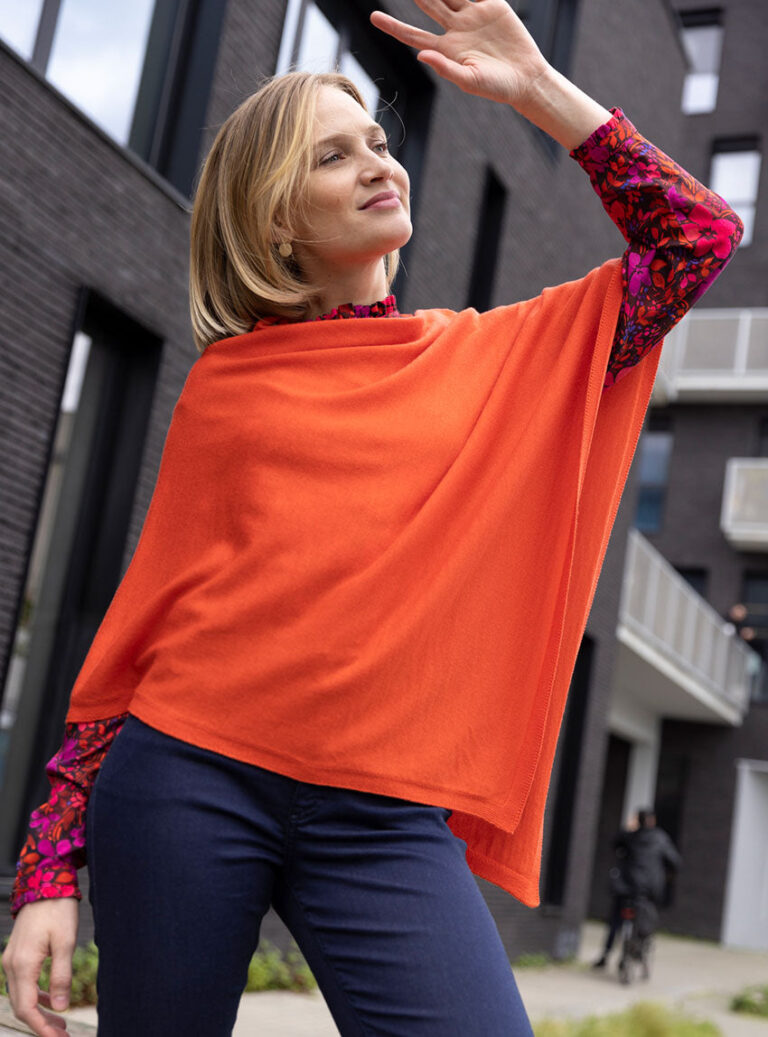Maison Solfin - Poncho femme en laine mérinos orange fruité – U