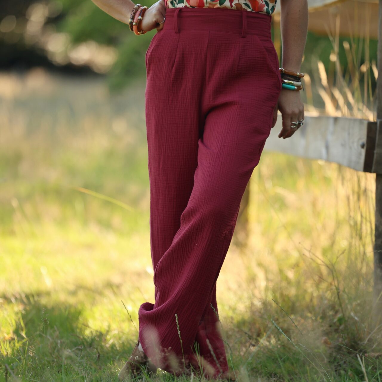 7Z9A4439 Quintessence - Pantalon Tino - Double gaze de coton grenat – 3XL