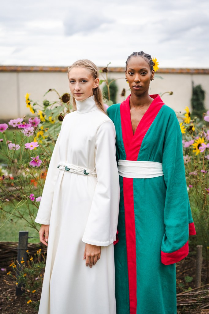Divine Harmonie - Kimono Terre d'Émeraude en Lin – S / Vert Émeraude Fuchsia et blanc