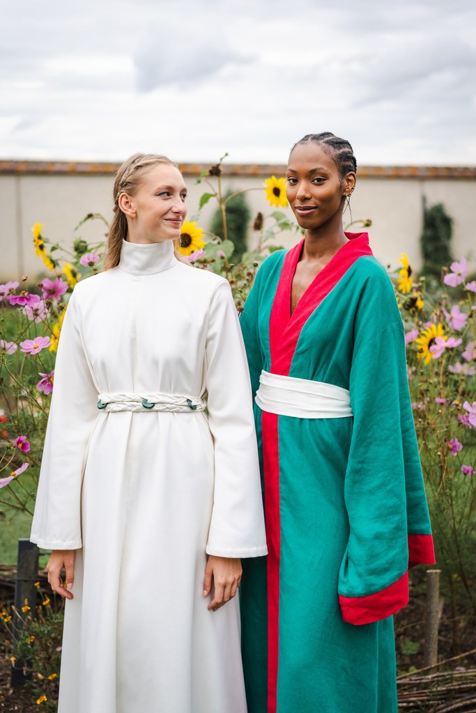 Divine Harmonie - Kimono Terre d'Émeraude en Lin – S / Vert Émeraude Fuchsia et blanc