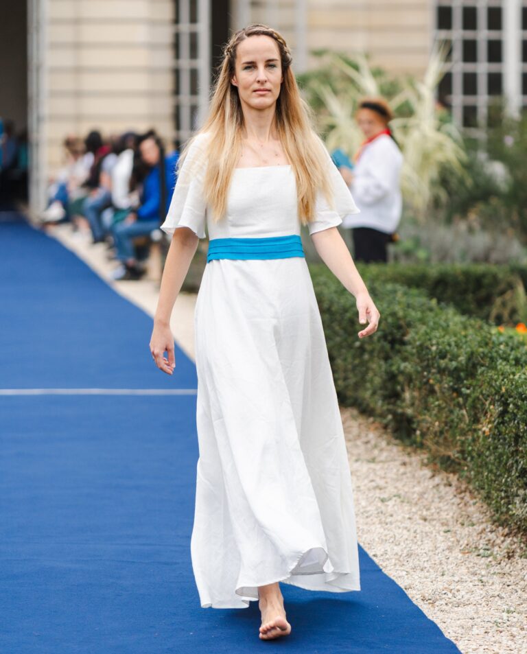 Divine Harmonie - Robe Longue Eau Divine en Lin – L / Blanc et Turquoise