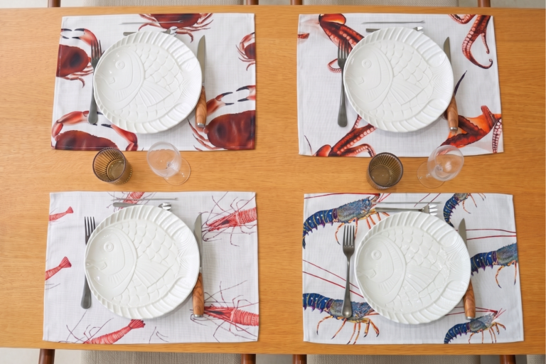 FicheproduitSetdeTable 3 varek.illustrations - Pack de 4 sets de table : La Marée Rouge