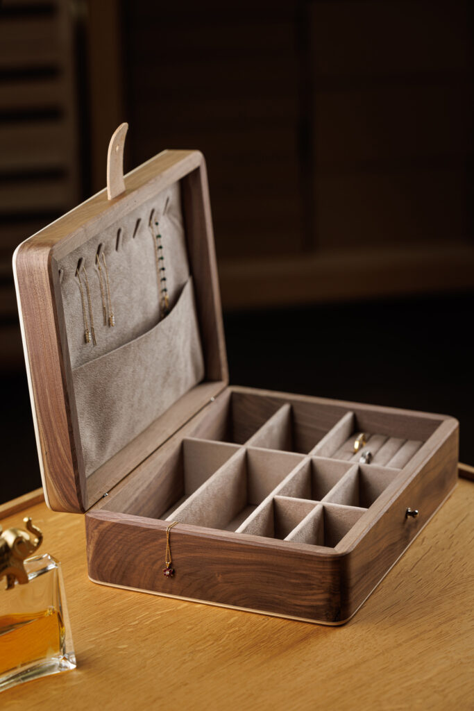 Manufacture Jacquemin - Coffret à bijoux en noyer grand modèle