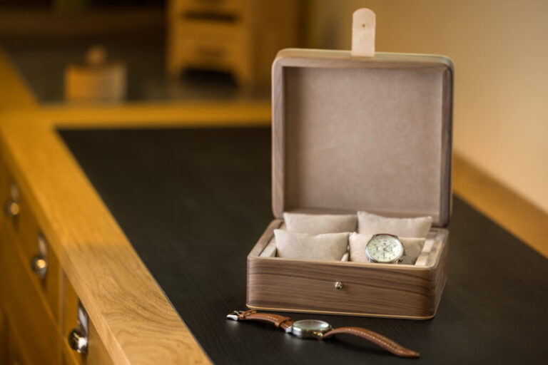 Manufacture Jacquemin - Coffret à montres en noyer 4 montres
