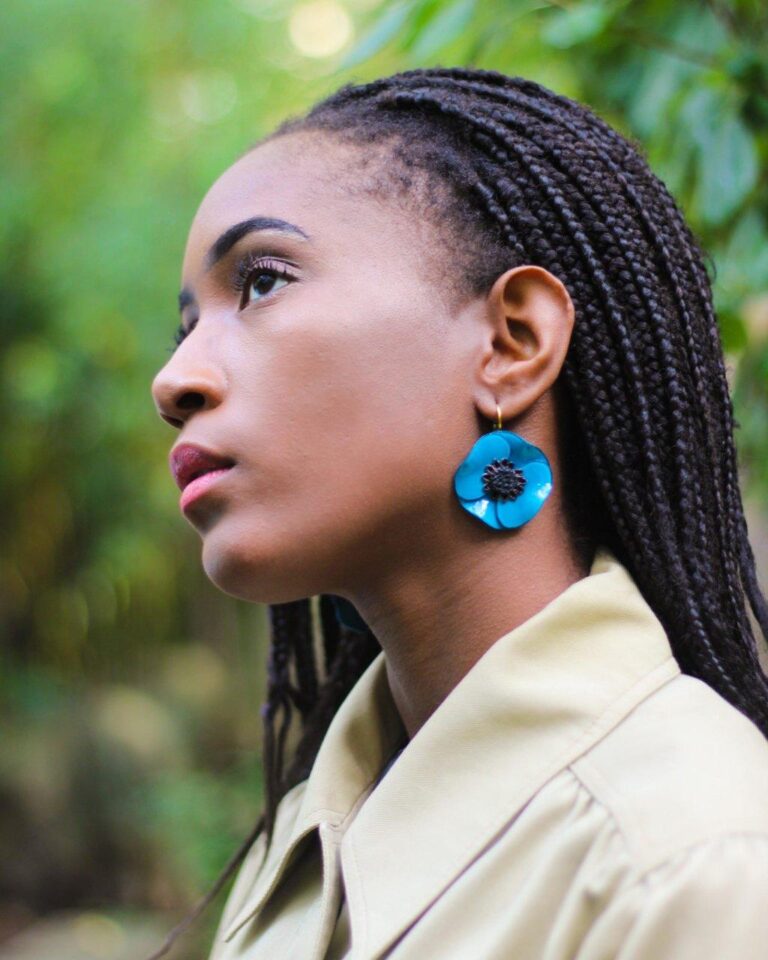 Ciléa Paris - Boucles d'oreilles courtes Anémone - Petit – Dormeuse (Oreilles percées) / Noir