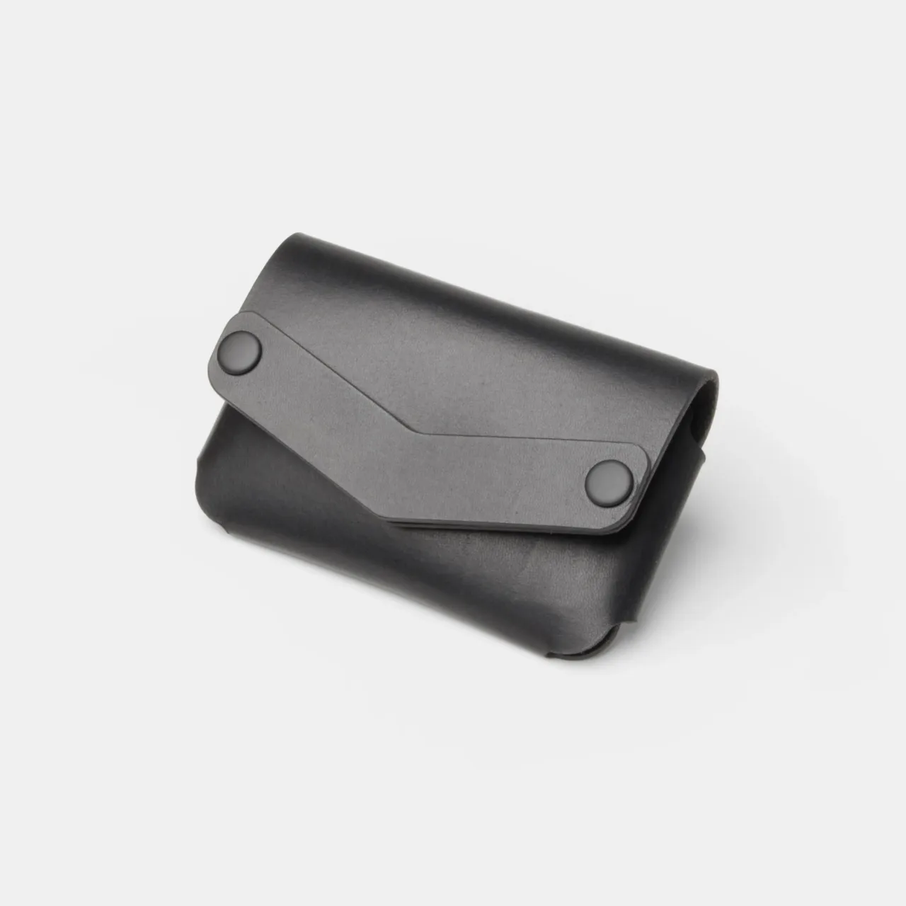 black leather origami card holder envelope flap Darksails - Porte-Cartes Origami Enveloppe en Cuir Noir